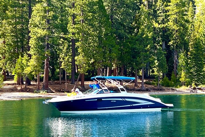 Private Yacht-Class Boat Tour on Lake Tahoe — supplier photograph 4